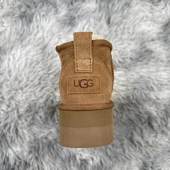 UGG Tan Platform Snow Boots - Picture 8 of 8